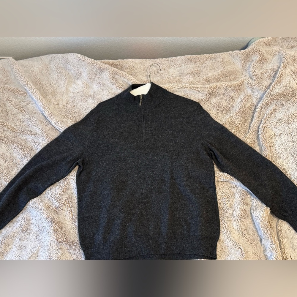 Large club room quarter zip long sleeve sweater. From armpit to Armpit is 20 in